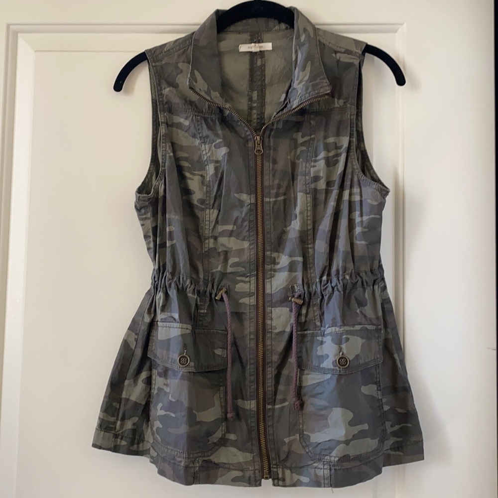NWOT Cinch Waist CAMO Vest